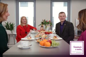 Staże naukowe – czy warto "Śniadanie z nauką"