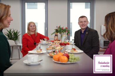 Staże naukowe – czy warto "Śniadanie z nauką"