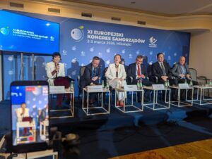 Europejski Kongres Samorządów, Mikołajki 2026, fotografia prowadzących