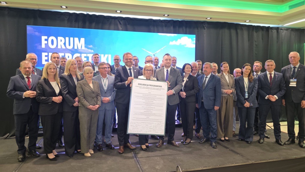 Forum Energetyki Obywatelskiej - zdjęcie zbiorowe uczestników