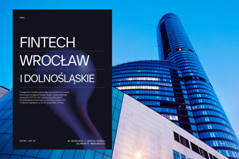 Obrazek dekoracyjny. W tle zdjęcie Sky Tower we Wrocławiu. Na pierwszym planie okłaka raportu FINTECH Wrocław i dolnośląskie