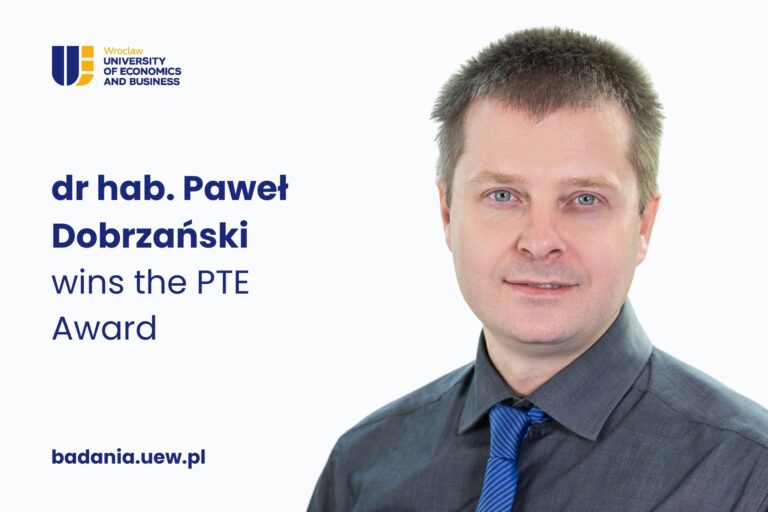 Decorative image. On the right, a photograph of Paweł Dobrzański. On the left, the UEW logo and the following text: Dr hab. Paweł Dobrzański wins the PTE Award; badania.uew.pl